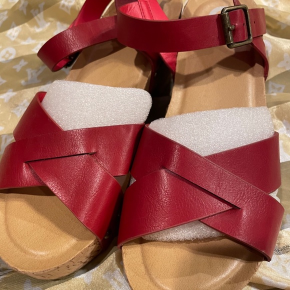 Clog Sandals - Picture 3 of 8